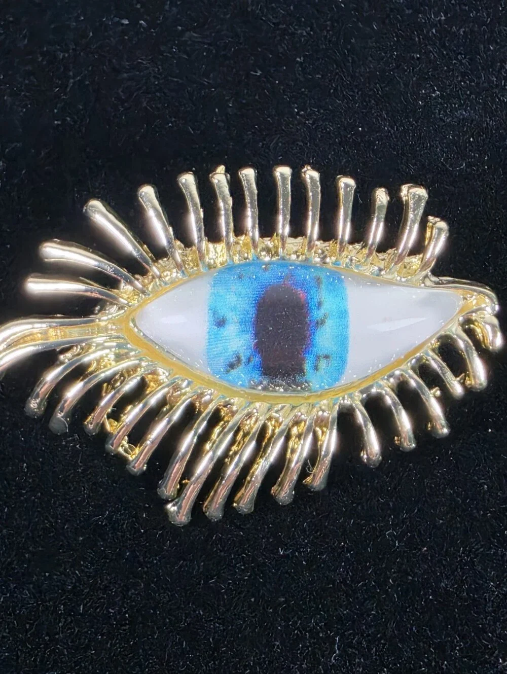 Gold Eyelash Eye Brooch with Blue Enamel Accent